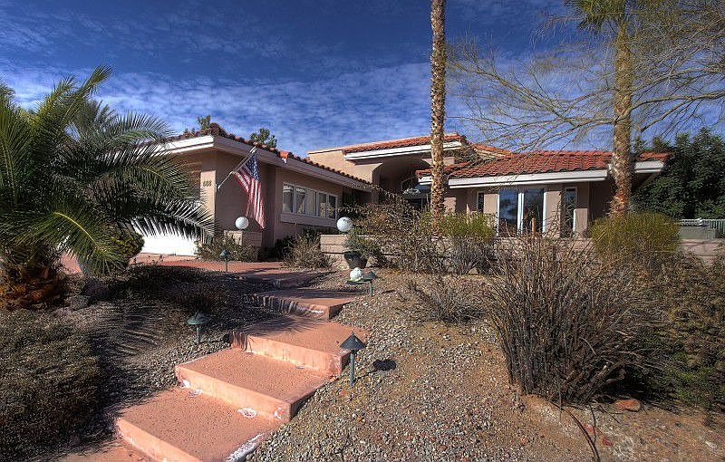 1st image of 608 Valencia Dr