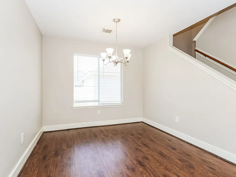 9711 Farrell Dr — Photo 7