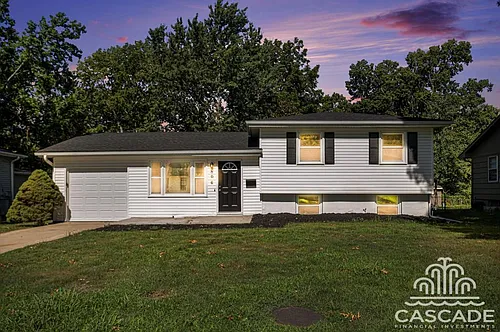 806 SW Lea Dr Photo 1