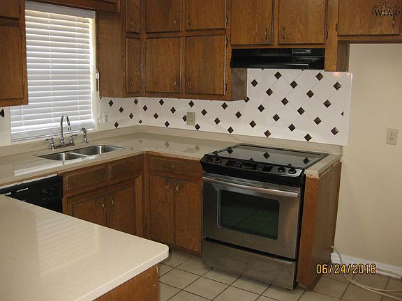 4th image of 2114 Selma Dr