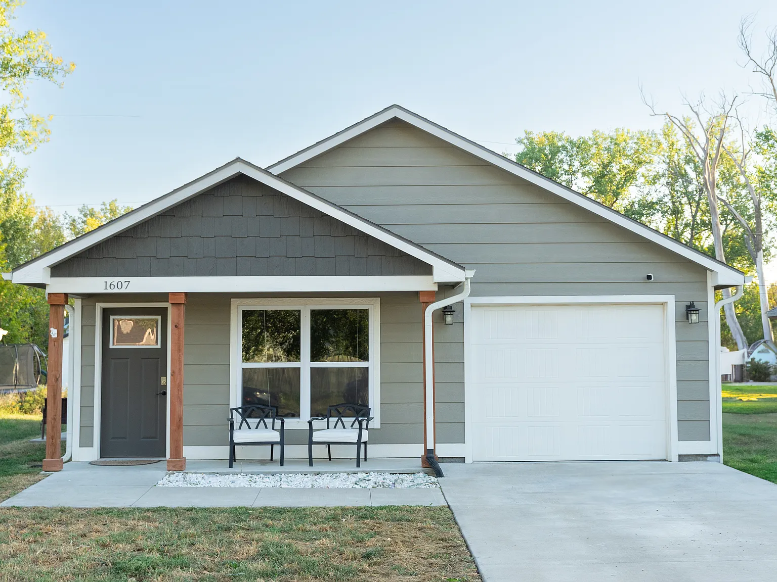 3 bed, 1261 sqft, $1,780 — Photo 1