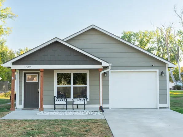 1607 Hill Valley Dr, Manhattan, KS 66502