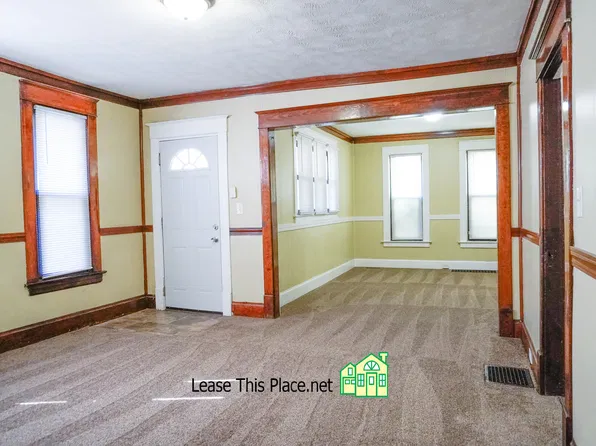 1038 White Ave NW, Grand Rapids, MI 49504