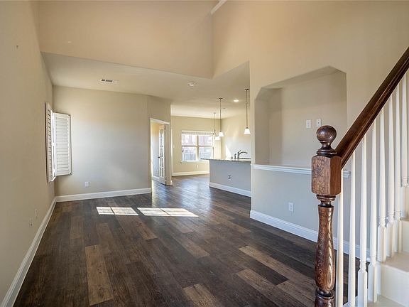 3rd image of 6819 Topaz Dr