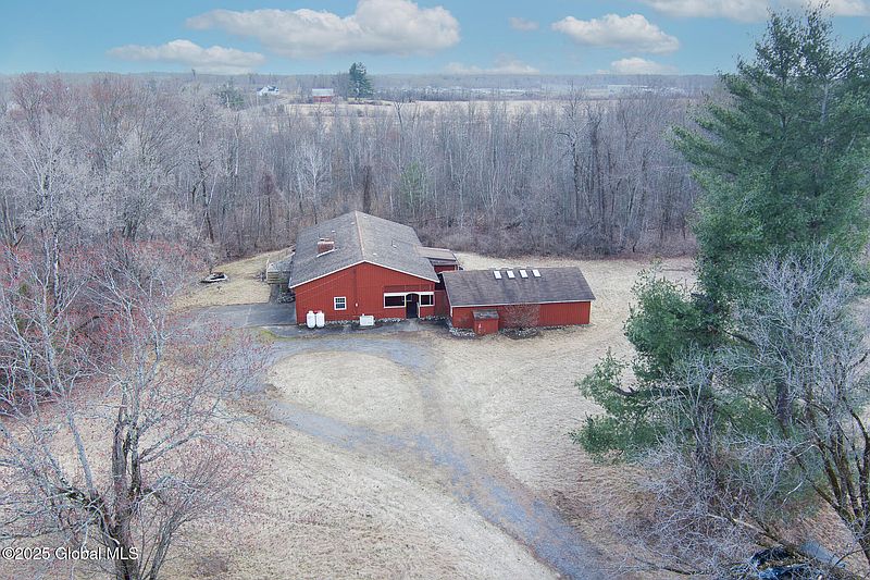 4th image of 660 Tanner Road