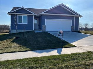 2804 Pilgrim Southwest Dr, Altoona, IA 50009