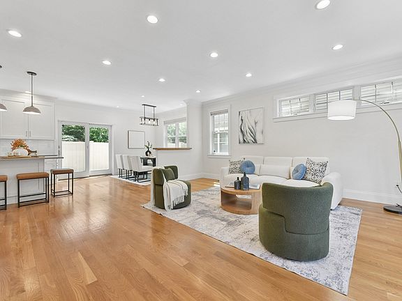 5th image of 132 Newton St Unit 132