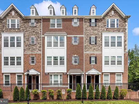 3rd image of 759 Cobbler Pl #759