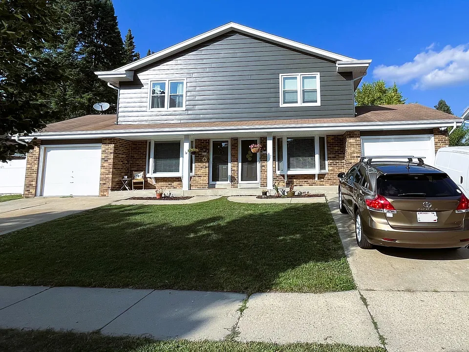 2716 Woodridge Ln