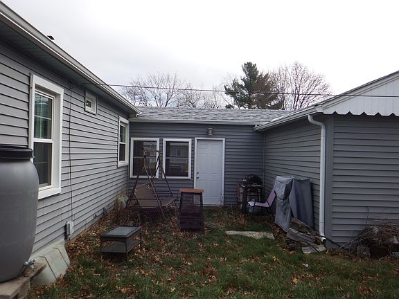 5th image of 825 Northfield Ave