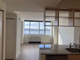 510 W 52nd St