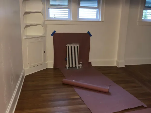 10421 201st St, Saint Albans, NY 11412