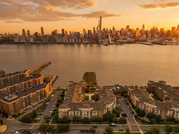 26 Avenue At Port Imperial APT 133, West New York, NJ 07093