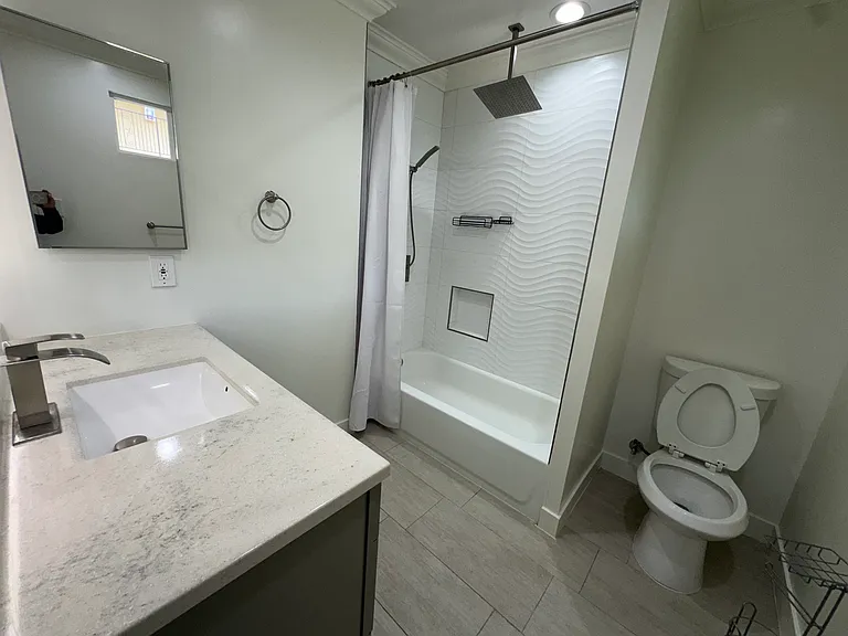 11037 Barnwall St #4 — Photo 16