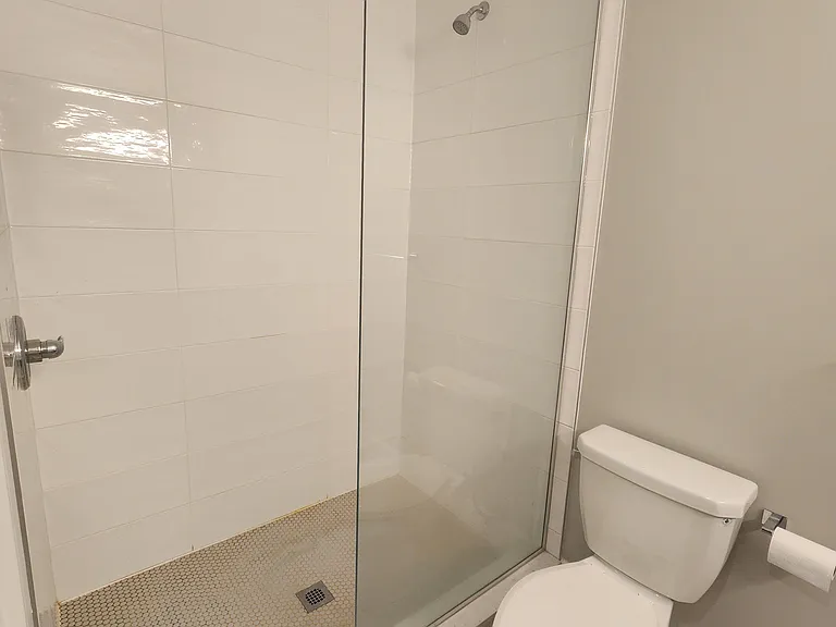 341 Tweedsmuir Ave #D — Photo 13