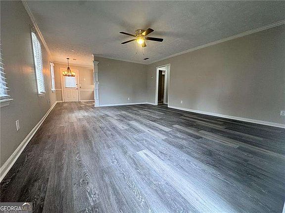 3rd image of 452 Lexington Dr