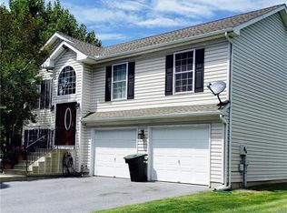 1733 Easthill Dr, Bethlehem, PA 18017