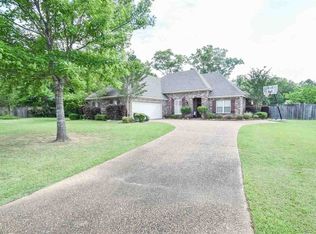 155 Rockbridge Cir, Clinton, MS 39056