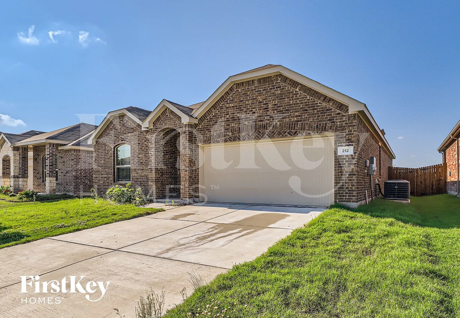 4 bed, 2.0 bath, 1809 sqft, $1,930 — Photo 2