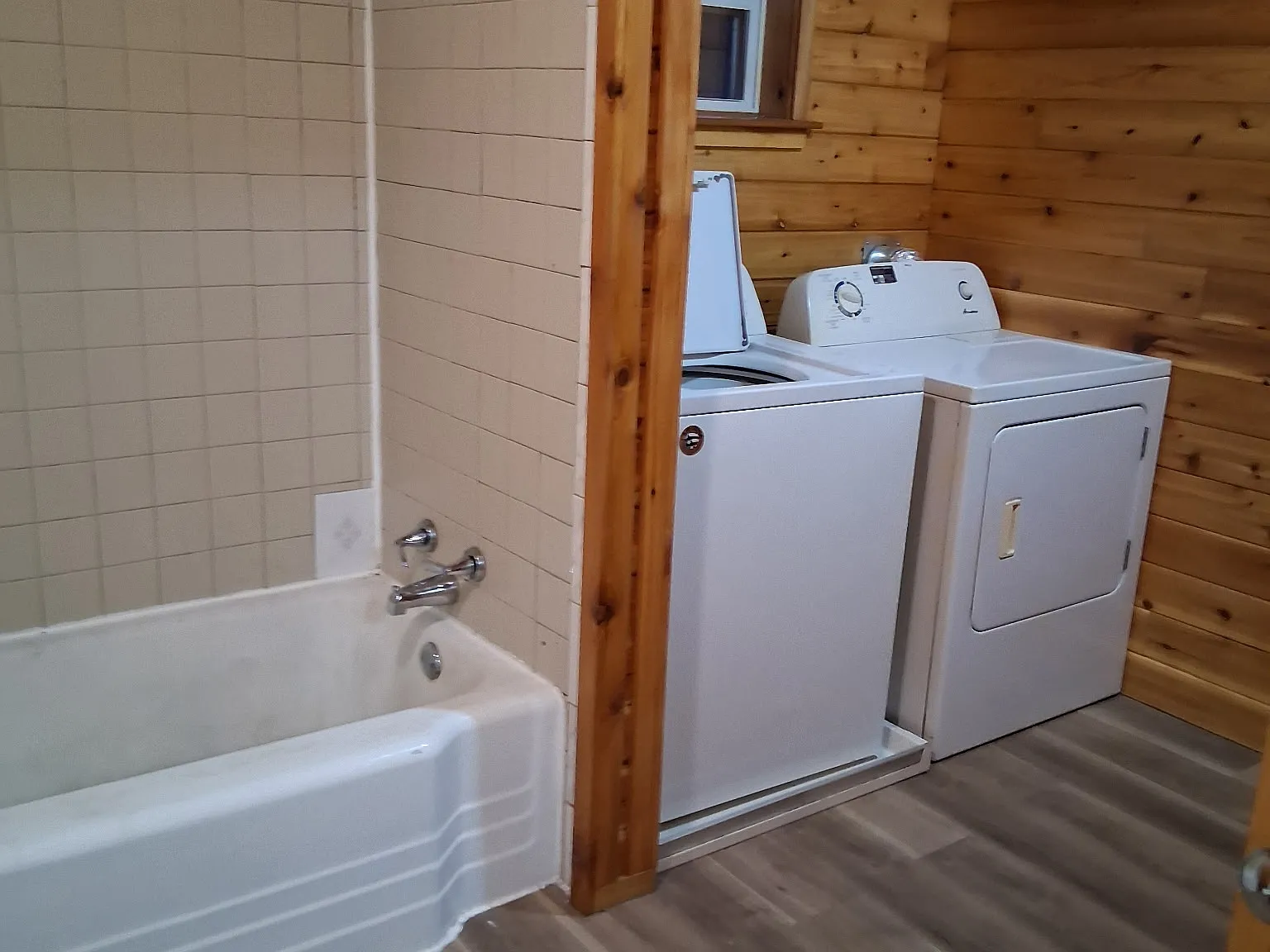 3 bed, $1,100 — Photo 2