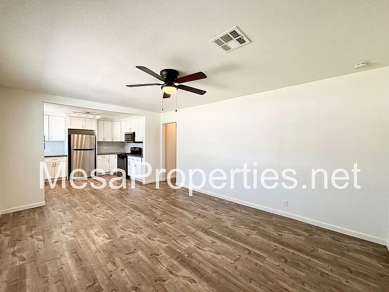 820 Caliente Dr — Photo 4
