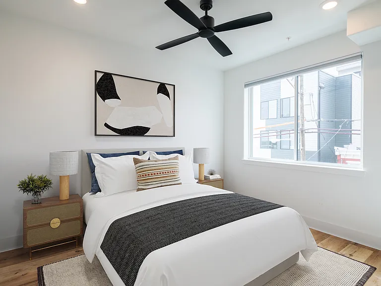 2621 W Oxford St #304 — Photo 5