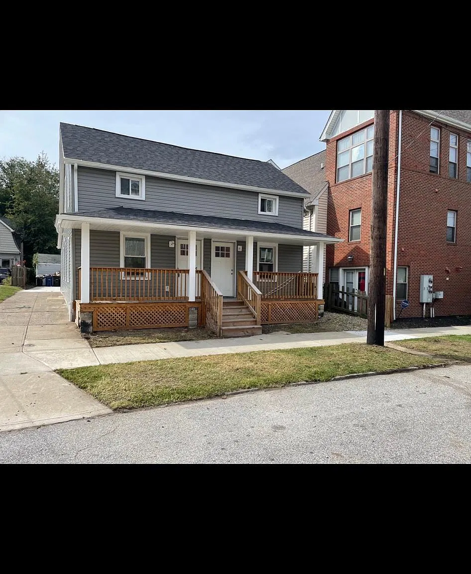 2 bed, 1.5 bath, 1200 sqft, $1,400 — Photo 1
