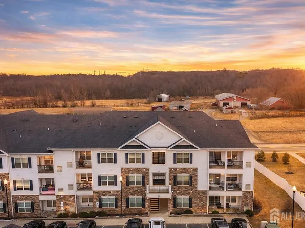 1112 Vanderbergh Blvd, Monroe Township, NJ 08831