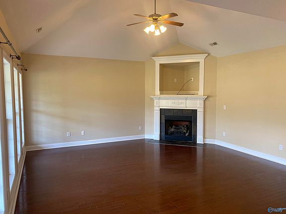 2nd image of 7502 Parktrace Ln SE