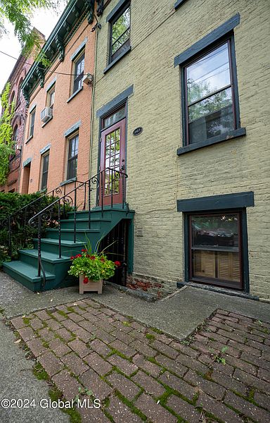 2nd image of 52 Dove Street