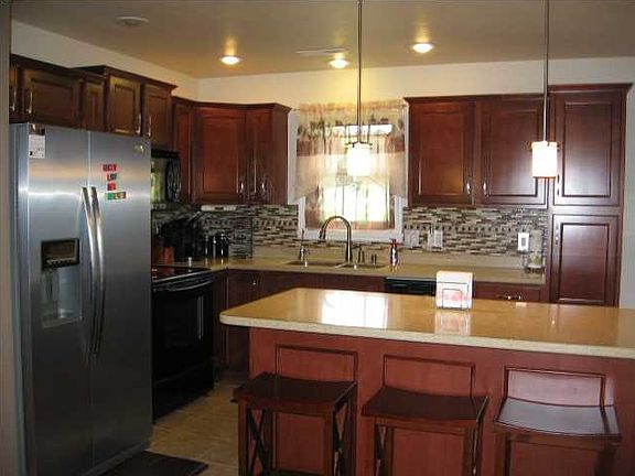3rd image of 629 N Savannah Dr