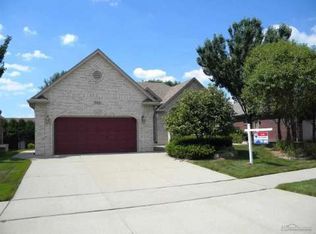 50633 Koss Dr, Macomb, MI 48044