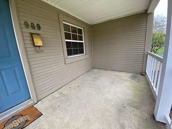 3rd image of 989 Fairlawn Ave