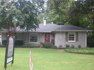 4044 N Walnut Grove Cir, Memphis, TN 38117