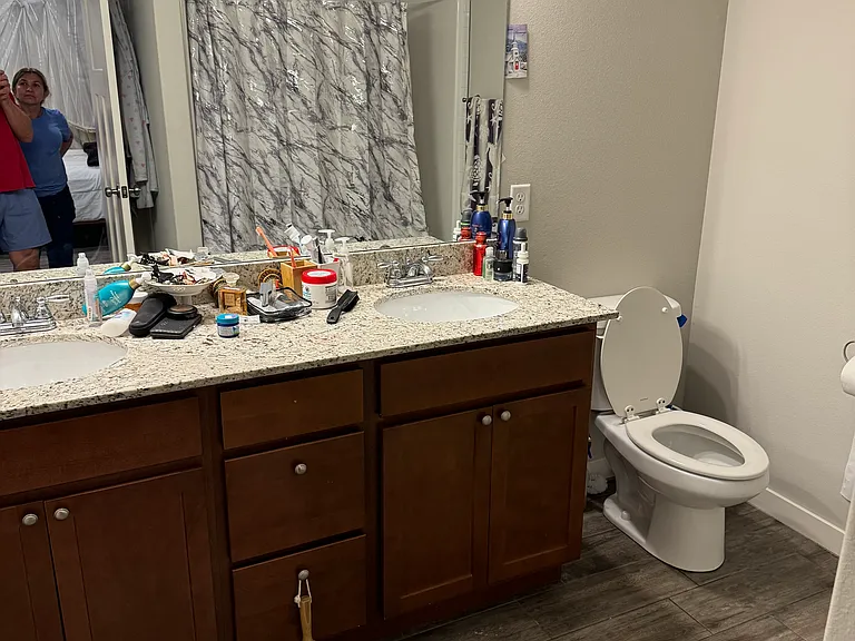 450 Red Robin St — Photo 4