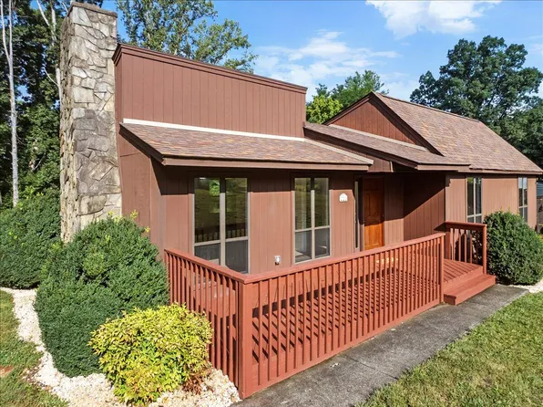 1015 Bonbrook Mill Rd, Rocky Mount, VA 24151