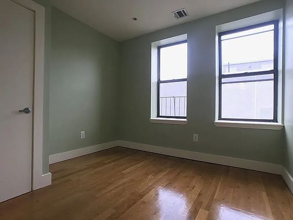2nd image of 17 Melrose St #2W