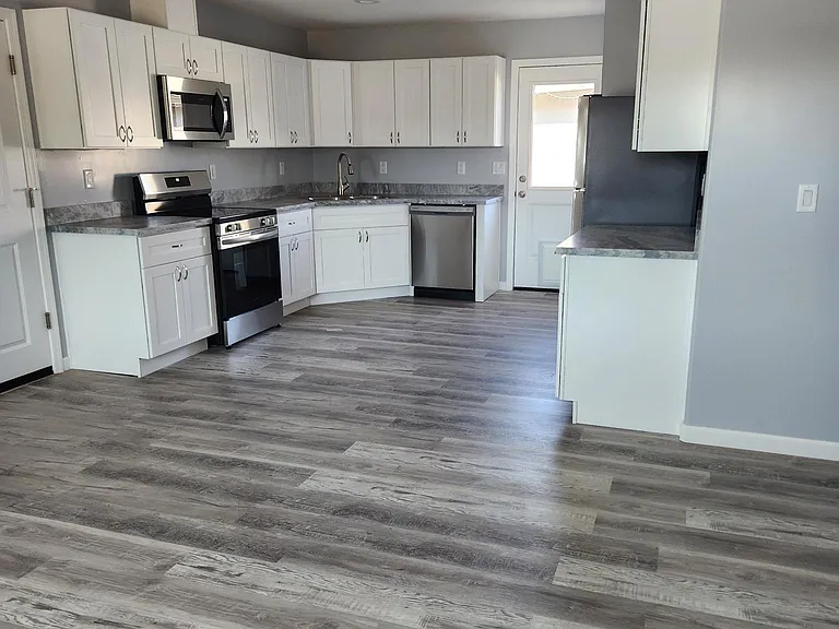 205 S 2nd St — Photo 11