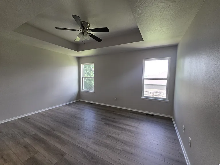 5731 W David St — Photo 5