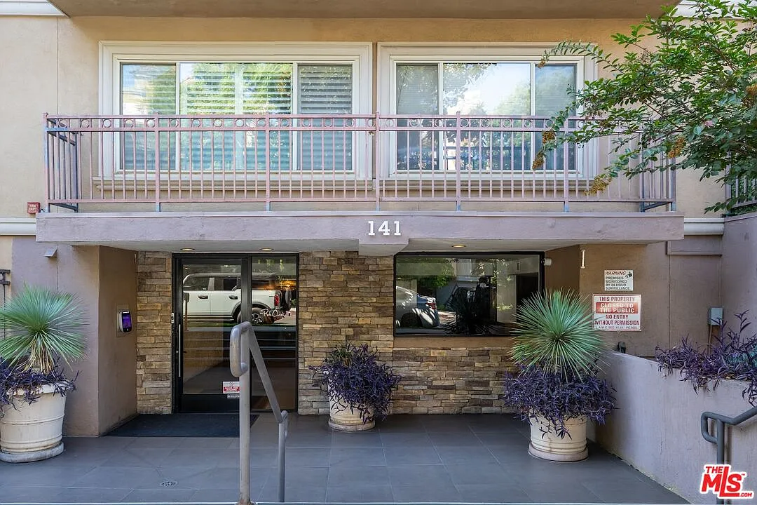 1 bed, 1.0 bath, 740 sqft, $3,100 — Photo 1