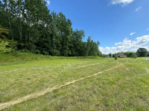 2712 Oakhurst Dr, Lake City, MN 55041