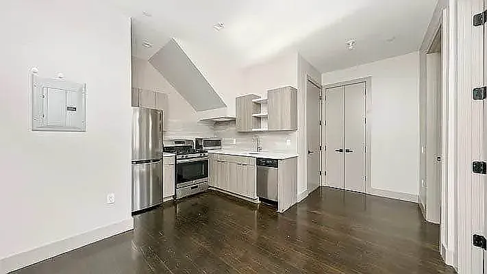85 Stanhope St #1A — Photo 1