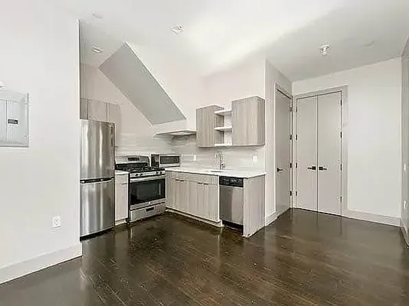85 Stanhope St #1A, Brooklyn, NY 11221
