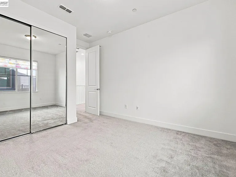 33 W Roccolino Ln — Photo 30