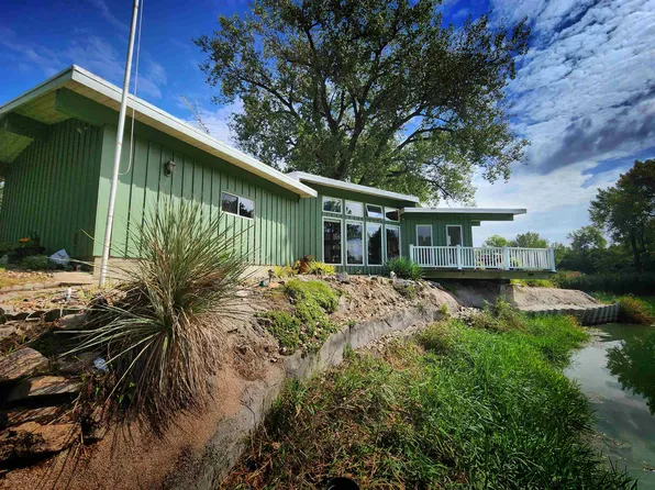 7 El Charman Lake Pl, Gibbon, NE 68840