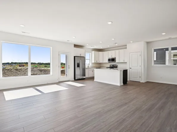 1111 149th St W, Rosemount, MN 55068