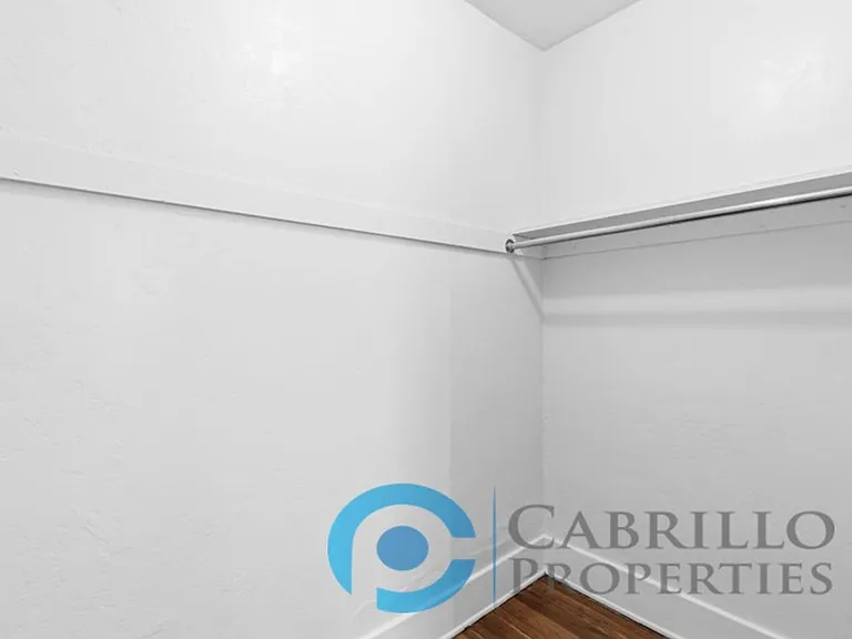 Casa Blanca Apartments — Photo 24