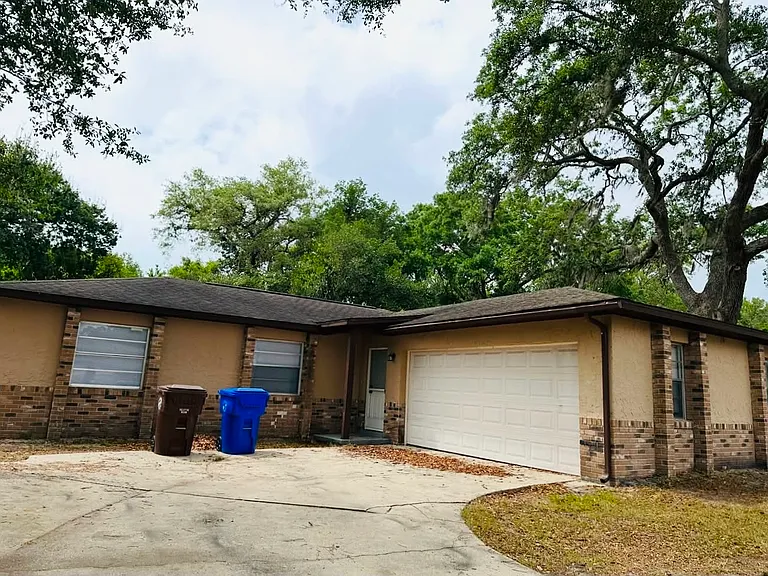2526 Christine Dr — Photo 1