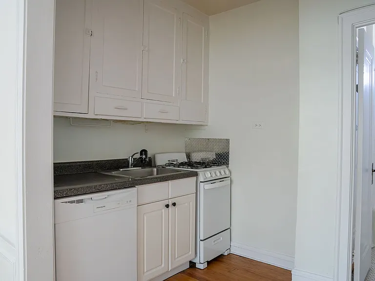 4545 N Beacon — Photo 18