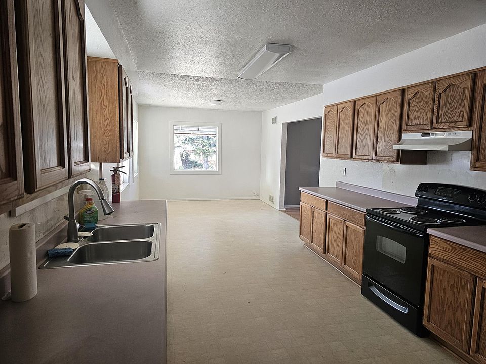 1st image of 1580 Oregon St